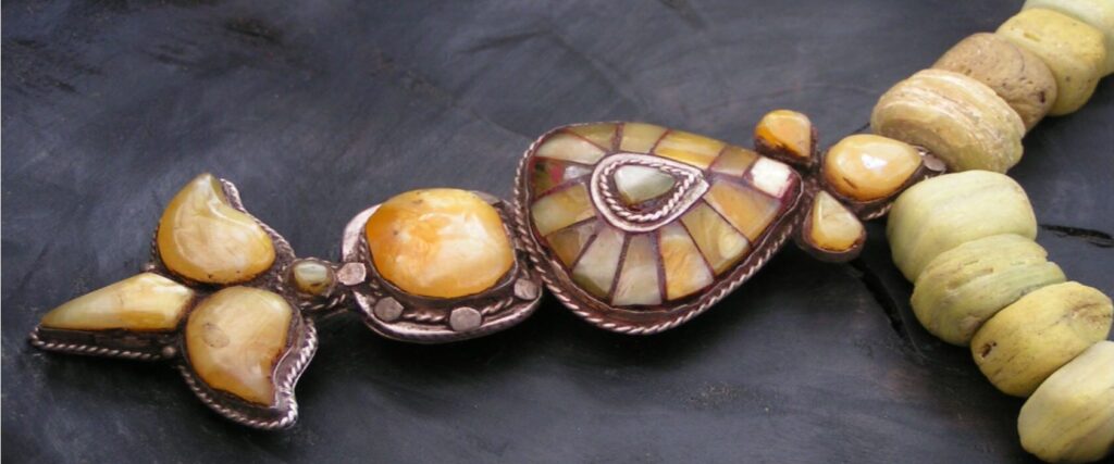 Himalaja-Ohrring & Kano-Perlen